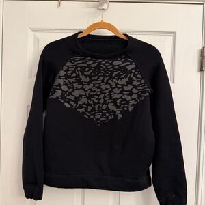 Lululemon Athletica Black and Gray Patterned Sweatshirt with pockets EUC